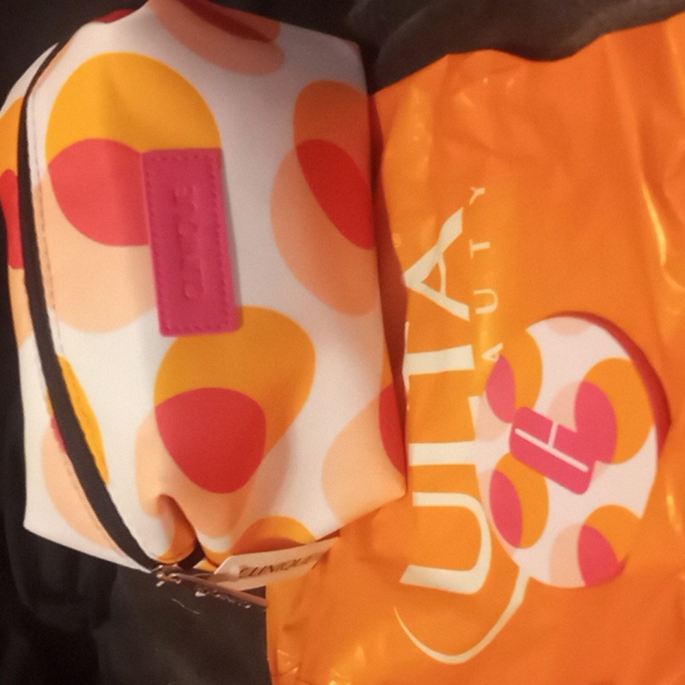 CLINIQUE MAKE UP BAG